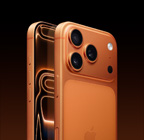 iPhone 17 Pro, acabado naranja cósmico, parte trasera en ángulo, sistema de cámaras Pro Fusion en el módulo de la parte superior, botón de Control de la Cámara, parte lateral del frente con diseño todo pantalla, Botón de Acción y botones de volumen