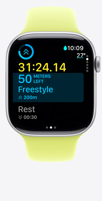 Apple Watch Series 11，銀色鋁金屬錶殼，展示自訂體能訓練正在追蹤泳池游泳的活動、螢幕上的指標，配搭霓虹黃色運動錶帶