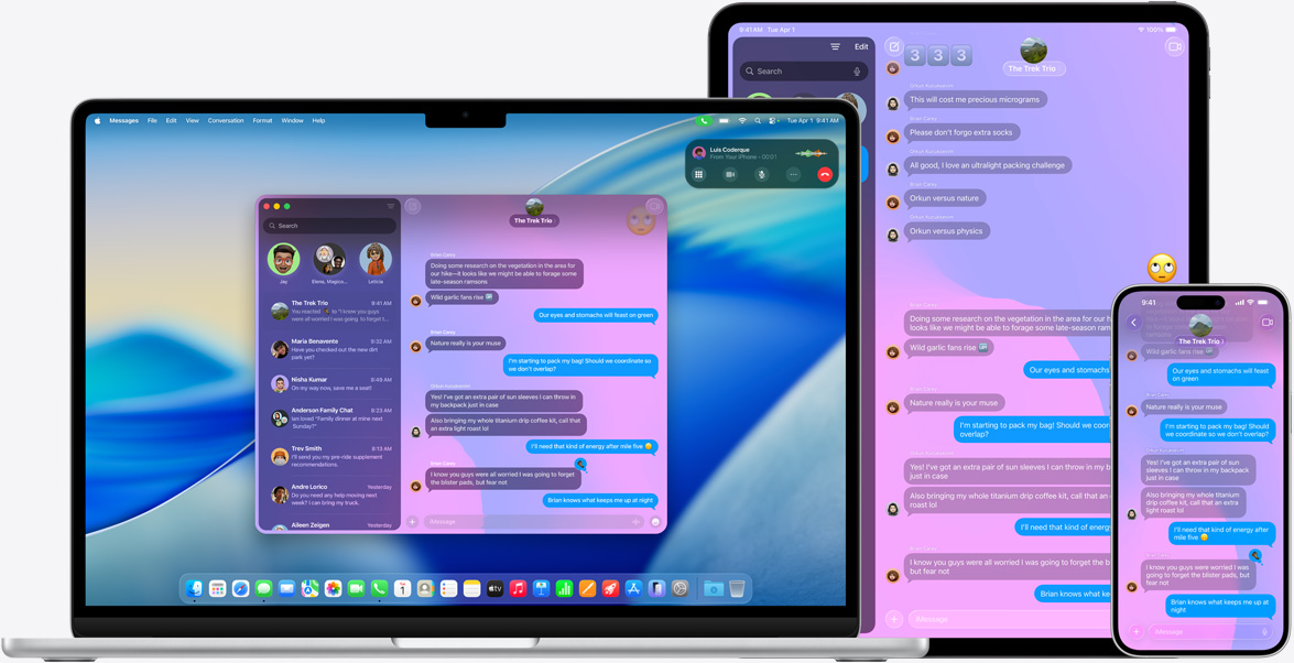 ผลิตภัณฑ์ Apple: MacBook Air รุ่น 15 นิ้ว, iPad Pro รุ่น 13 นิ้ว และ iPhone 16 Plus แสดงการสนทนาใน iMessage ที่เหมือนกันบนแต่ละหน้าจอ